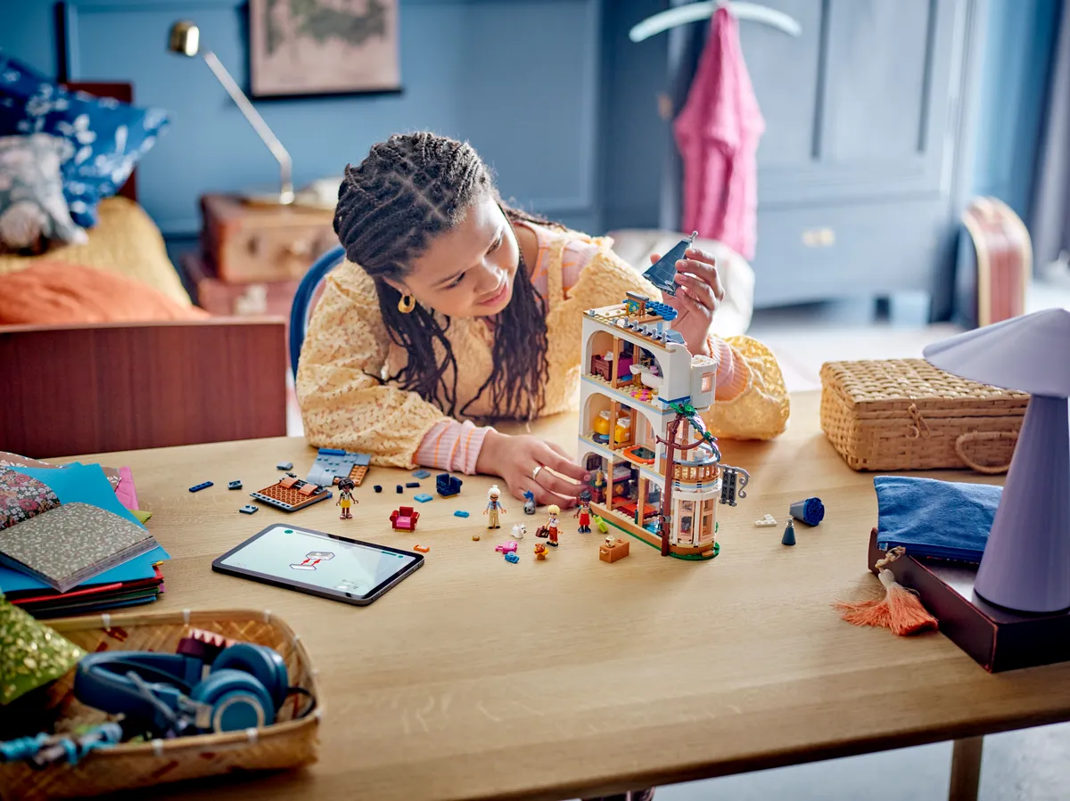 LEGO Castle Bed and Breakfast (42638) - Bild 8