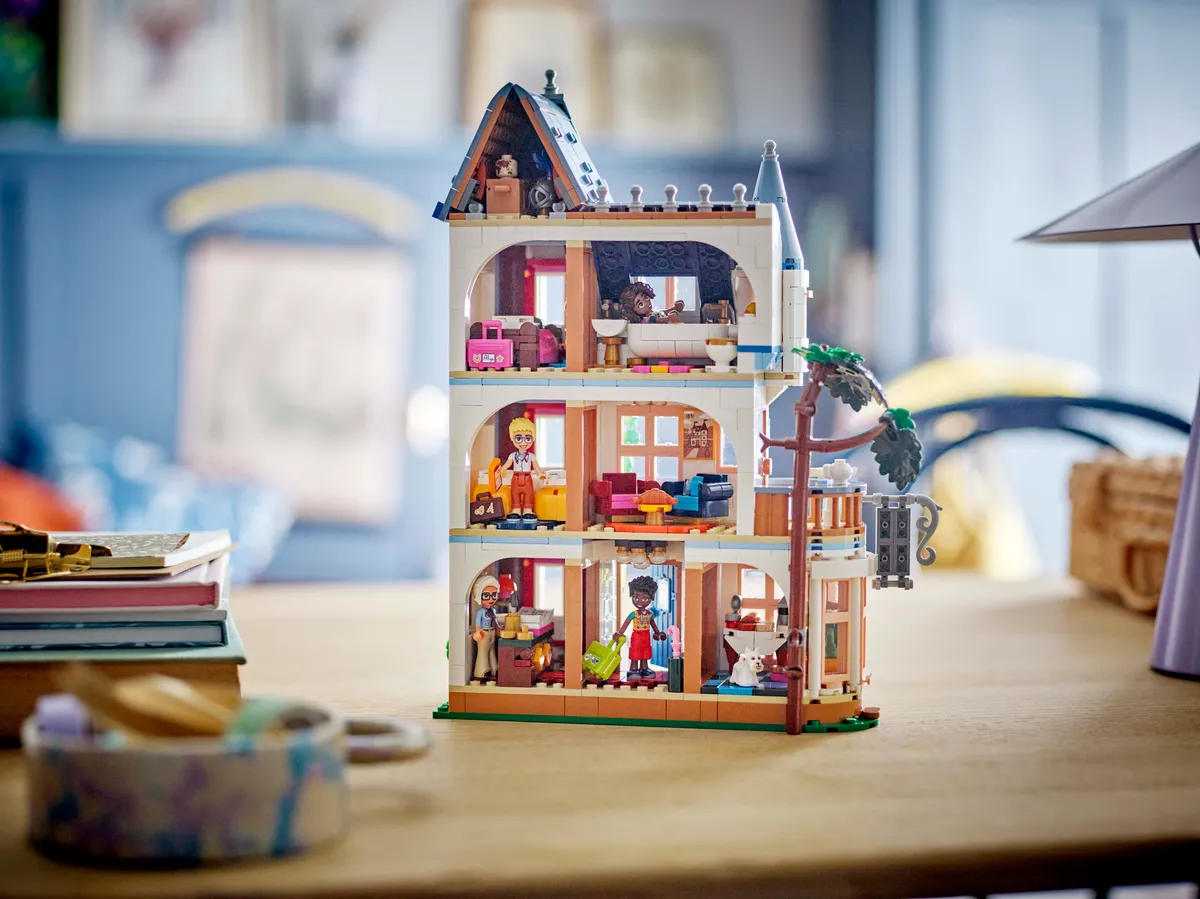 LEGO Castle Bed and Breakfast (42638) - Bild 10