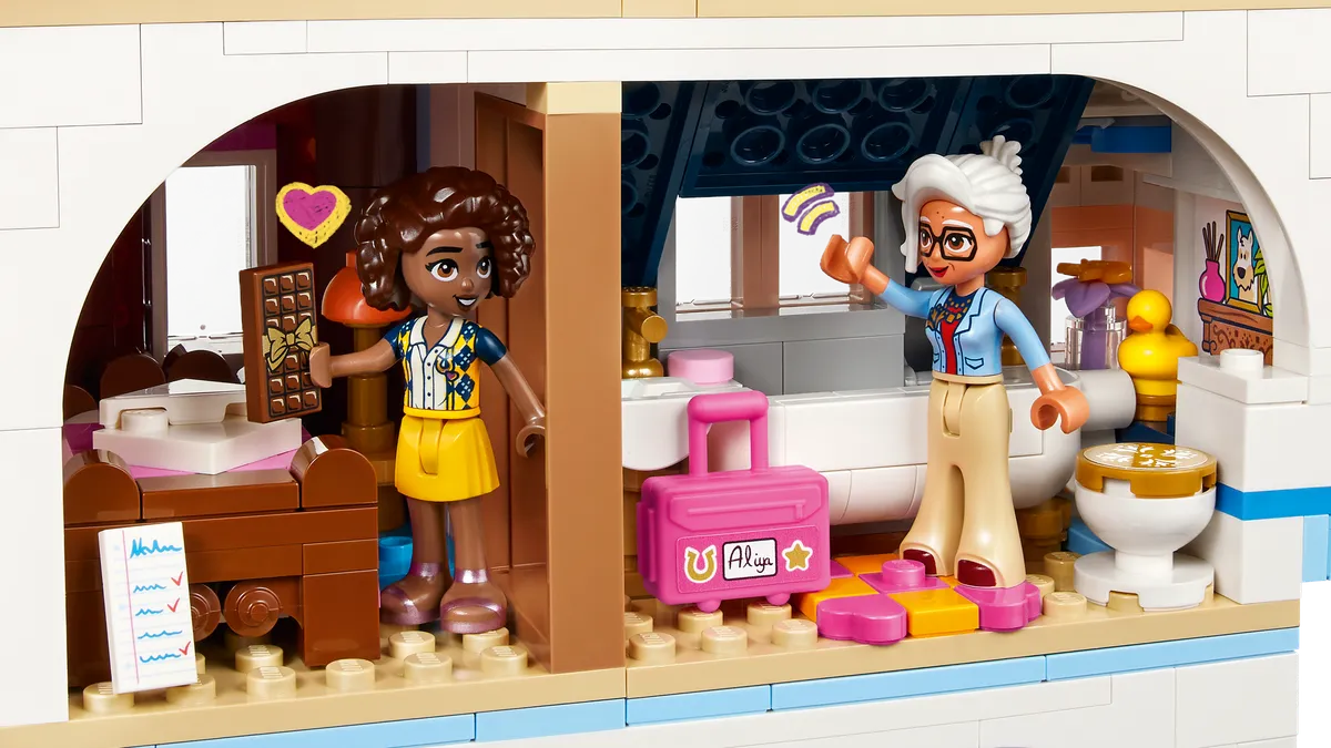 LEGO Castle Bed and Breakfast (42638) - Bild 3