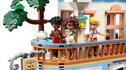LEGO Castle Bed and Breakfast (42638) - image 5