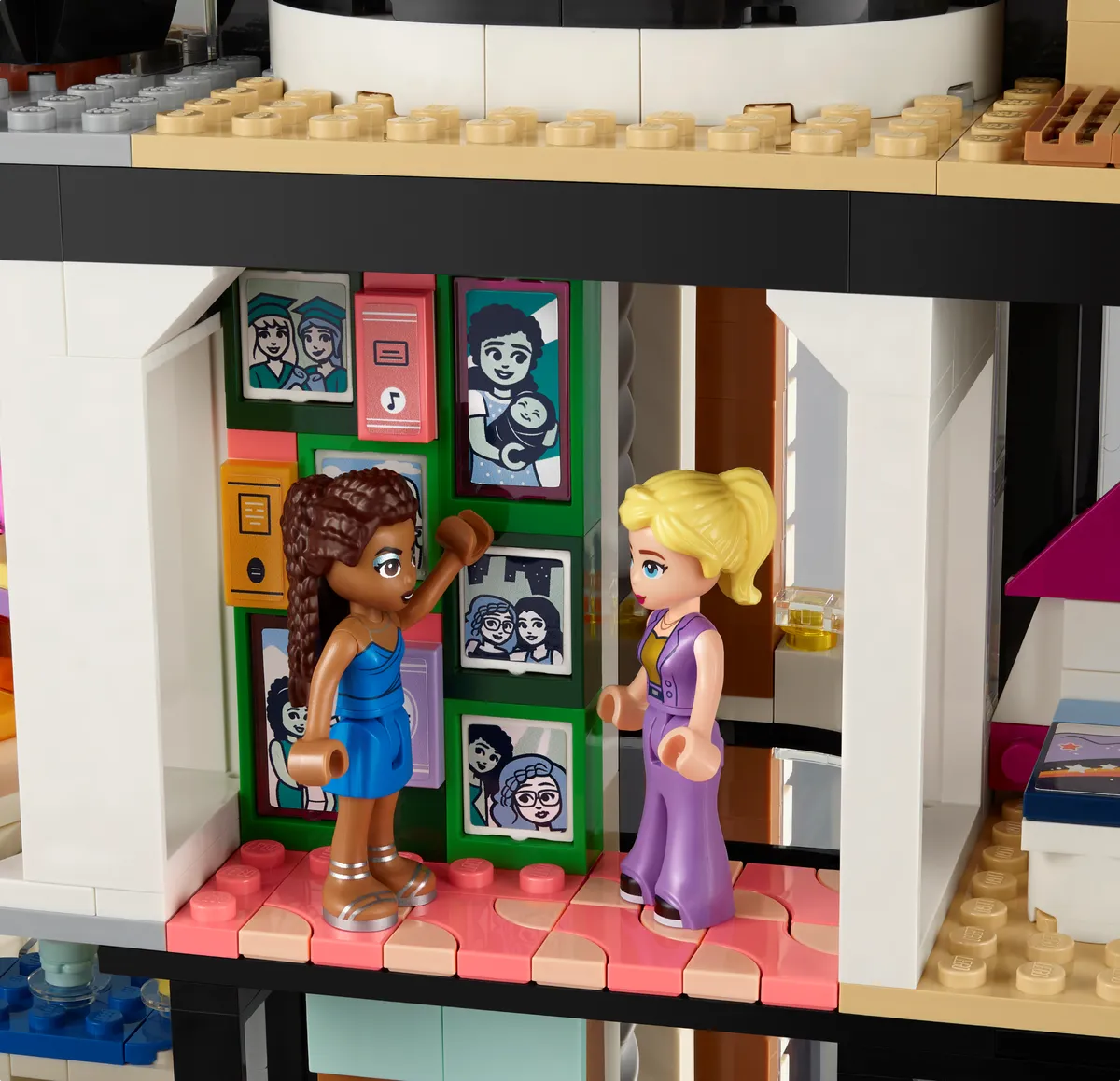 LEGO Andrea's Modern Mansion (42639) - Bild 5