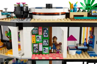 Andrea's Modern Mansion by LEGO – product photo 9 of 15
