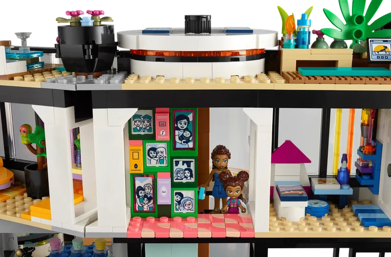 Andrea's Modern Mansion by LEGO – product photo 9 of 15
