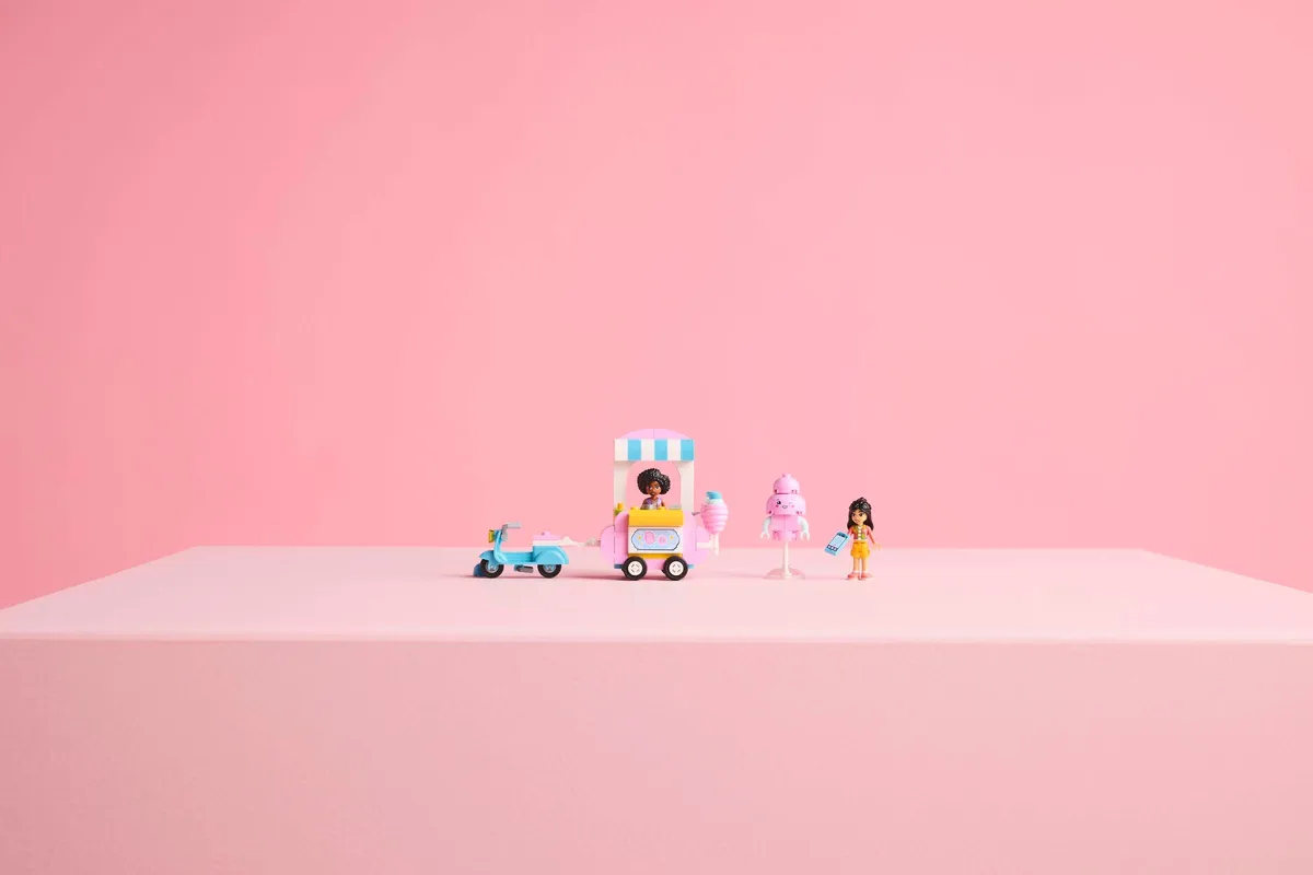 LEGO Cotton Candy Stand and Scooter (42643) - Bild 7