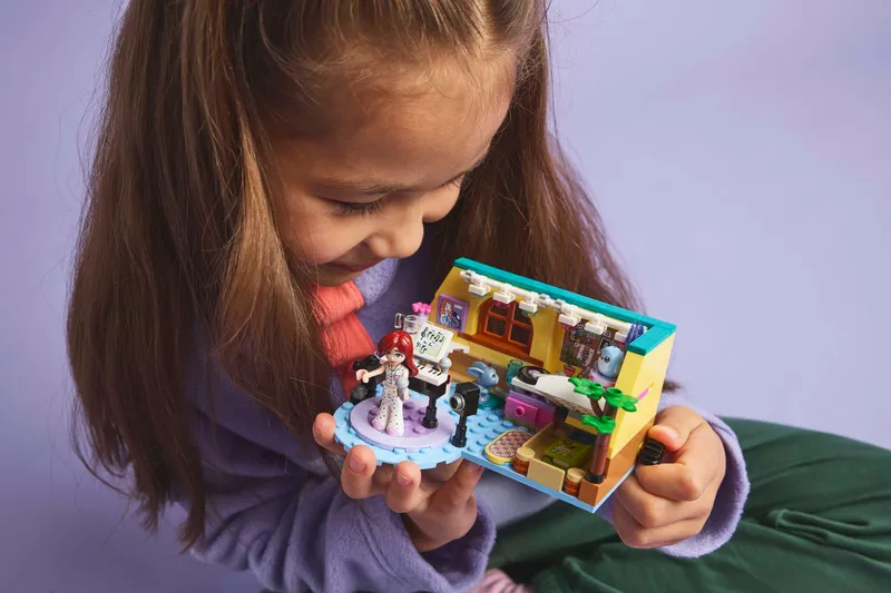 Paisley's Room by LEGO – product photo 8 of 11