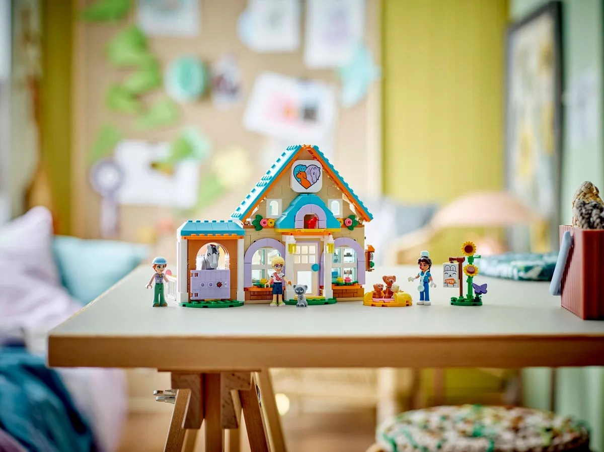LEGO Horse and Pet Vet Clinic (42651) - Bild 8