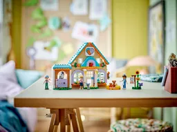 LEGO Horse and Pet Vet Clinic (42651) - image 8