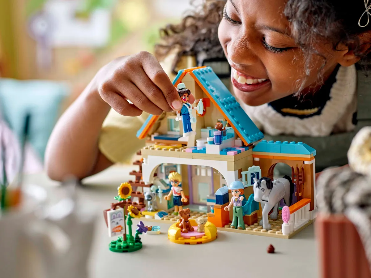 LEGO Horse and Pet Vet Clinic (42651) - Bild 7