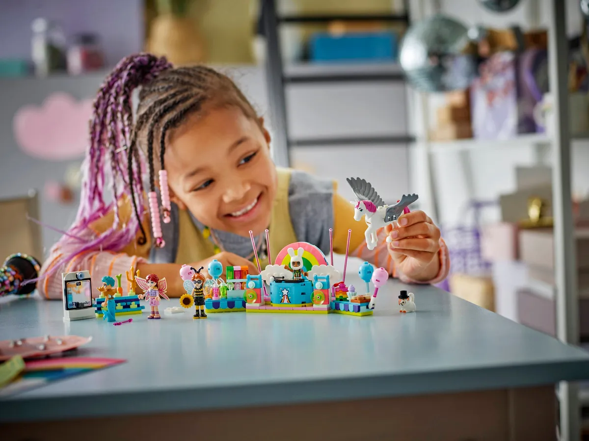 LEGO Costume Party with Unicorn & Fairy (42661) - Bild 6