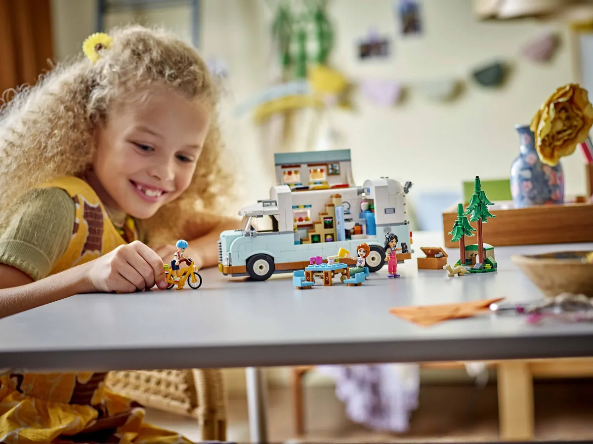 LEGO Friendship Camper Van Adventure (42663) - Bild 8
