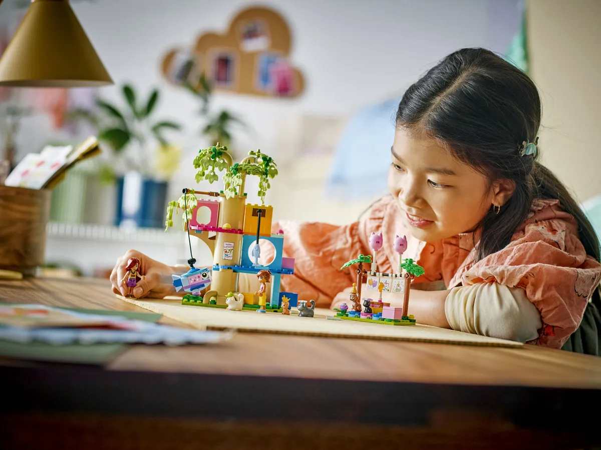 LEGO Cat Birthday Party & Tree House (42666) - afbeelding 5