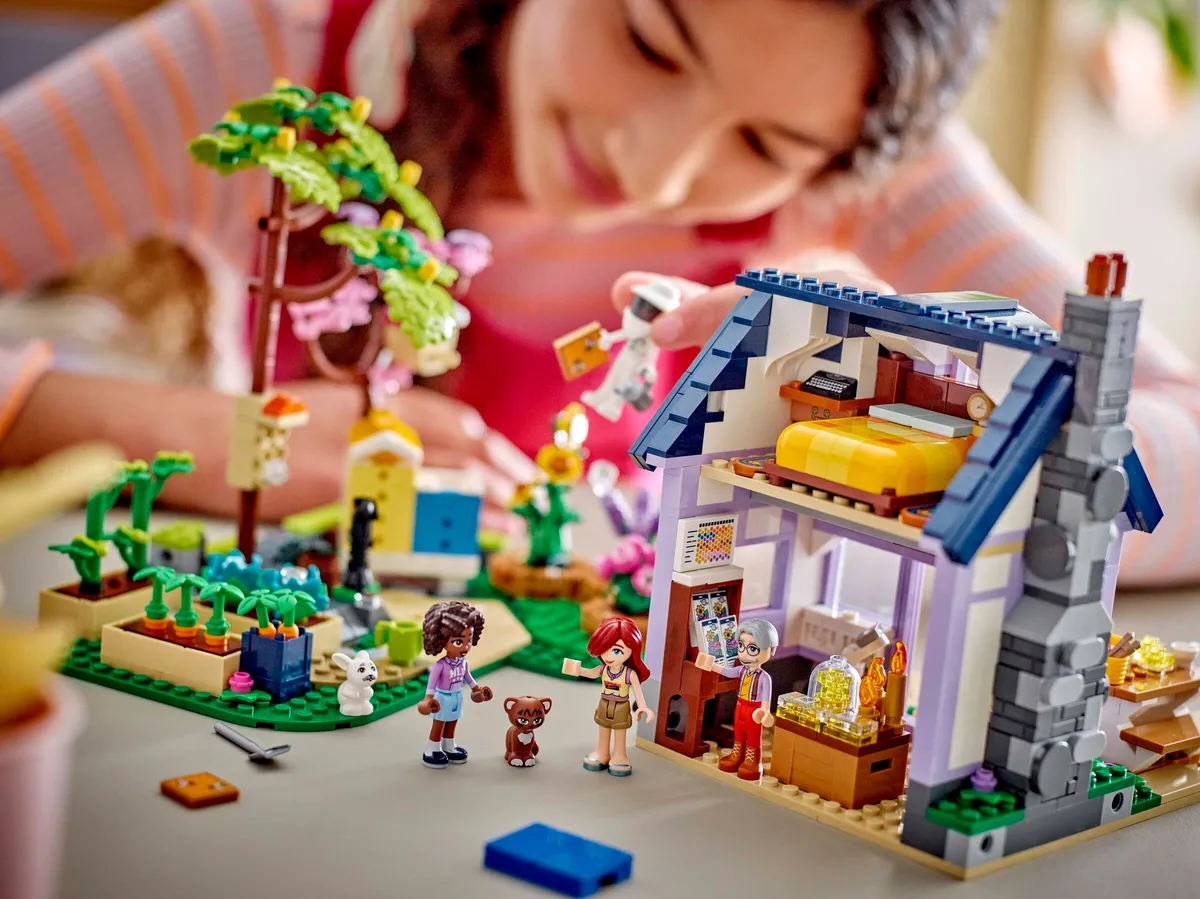 LEGO Beekeepers' House and Flower Garden (42669) - Bild 8