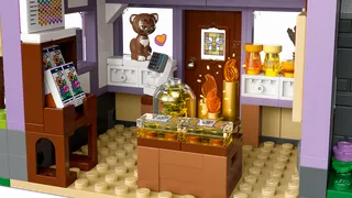 Beekeepers' House and Flower Garden fra LEGO – produktbillede 4 af 12