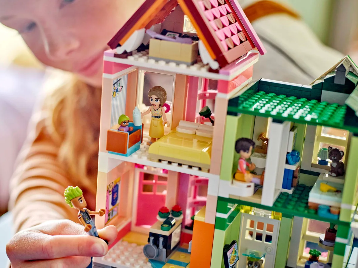 LEGO Heartlake City Apartments and Stores (42670) - afbeelding 6