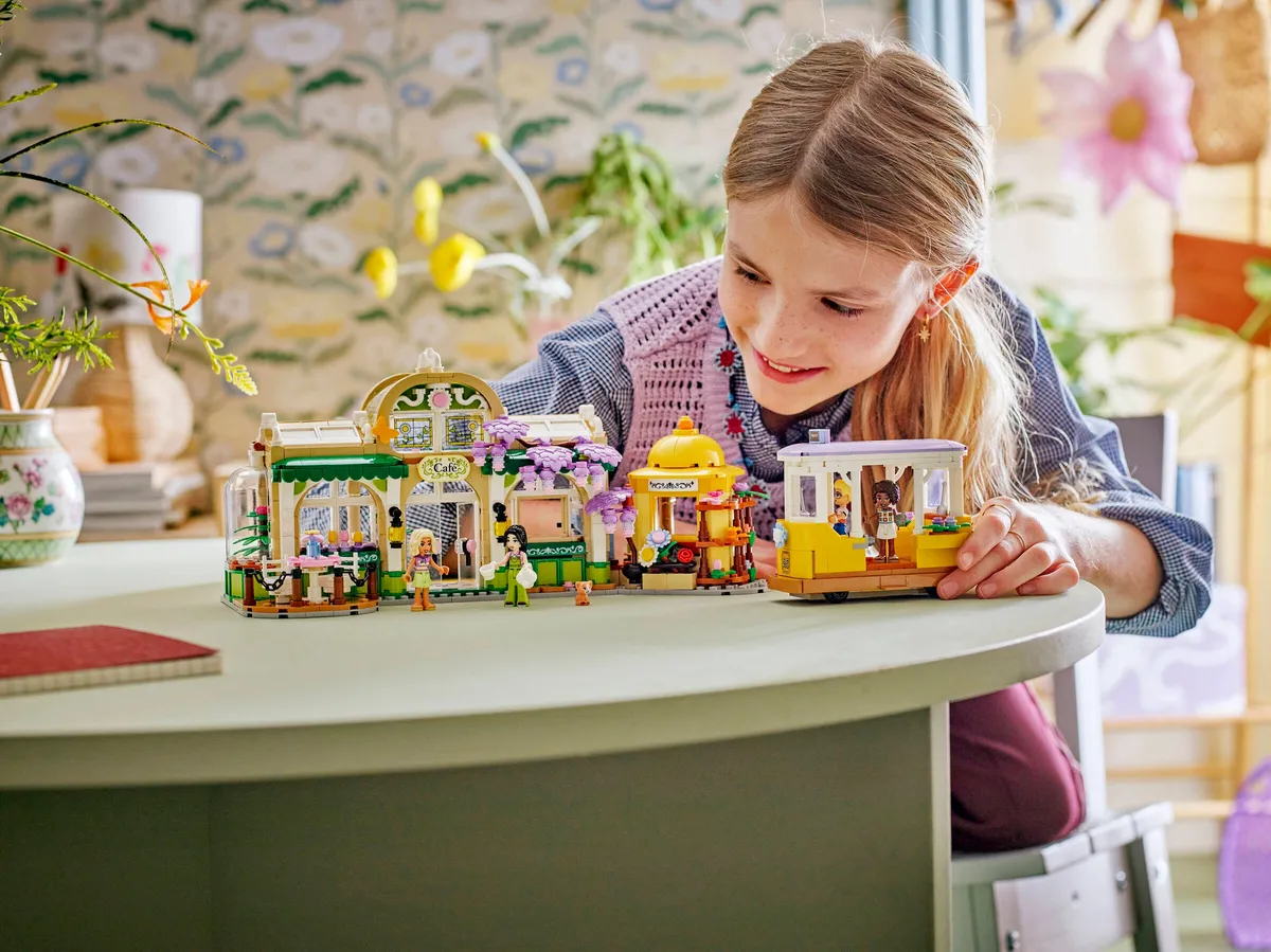 LEGO Plant Café & Flower Shop (42671) - Bild 5