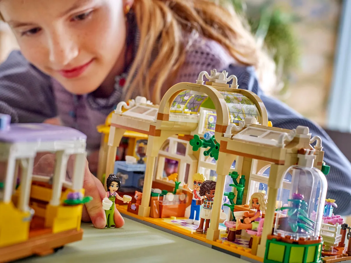 LEGO Plant Café & Flower Shop (42671) - Bild 6