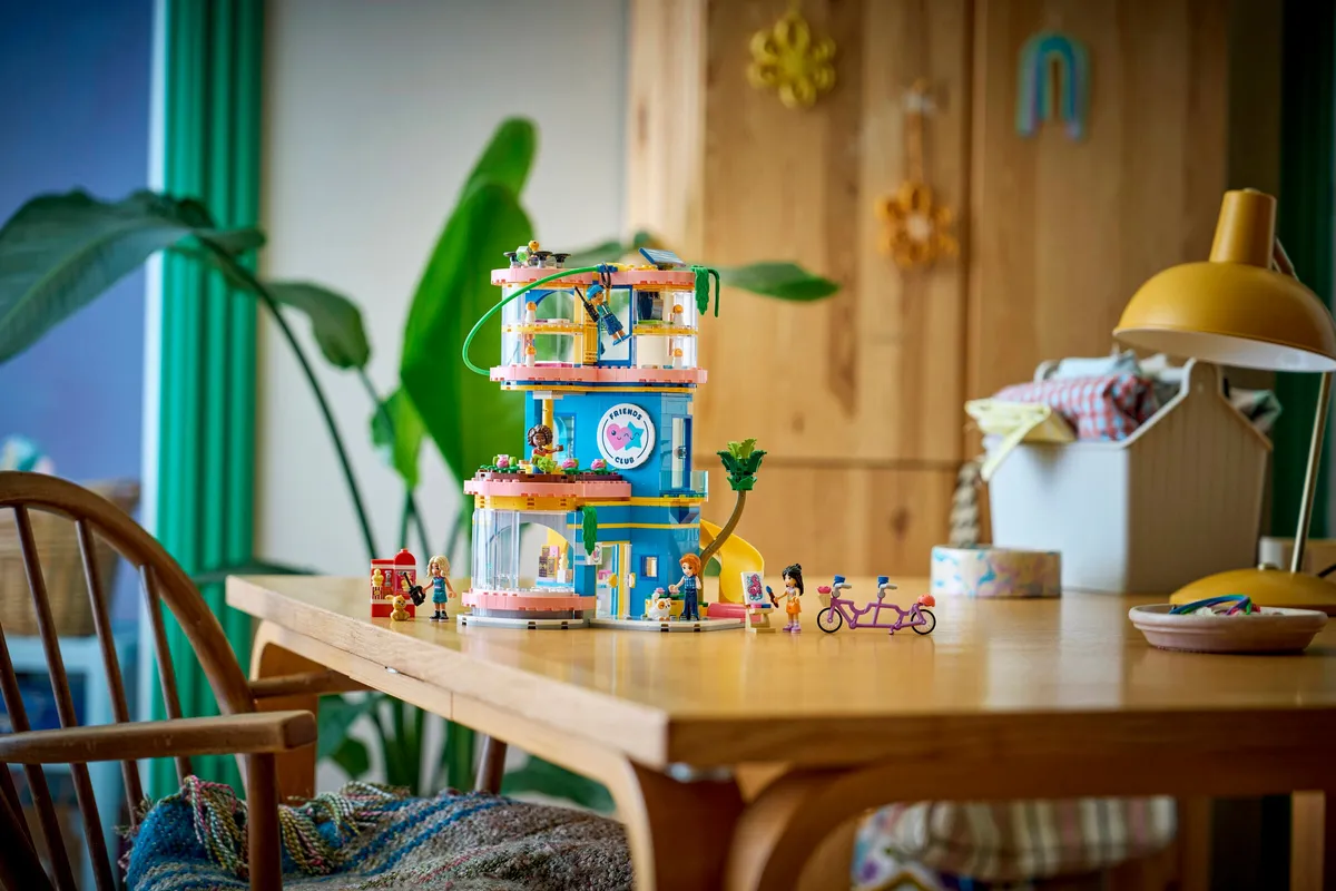 LEGO Heartlake City Friends Club House (42689) - Bild 9