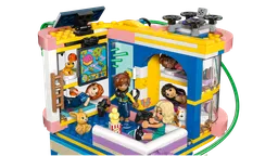 LEGO Heartlake City Friends Club House (42689) - image 3