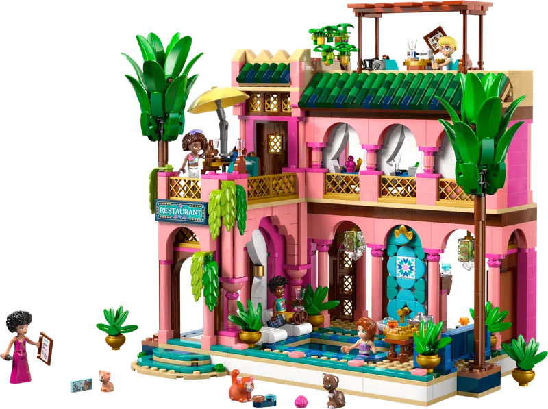 Tuinrestaurant met Noord-Afrikaanse stijl, terras, zwembad en vijf personages