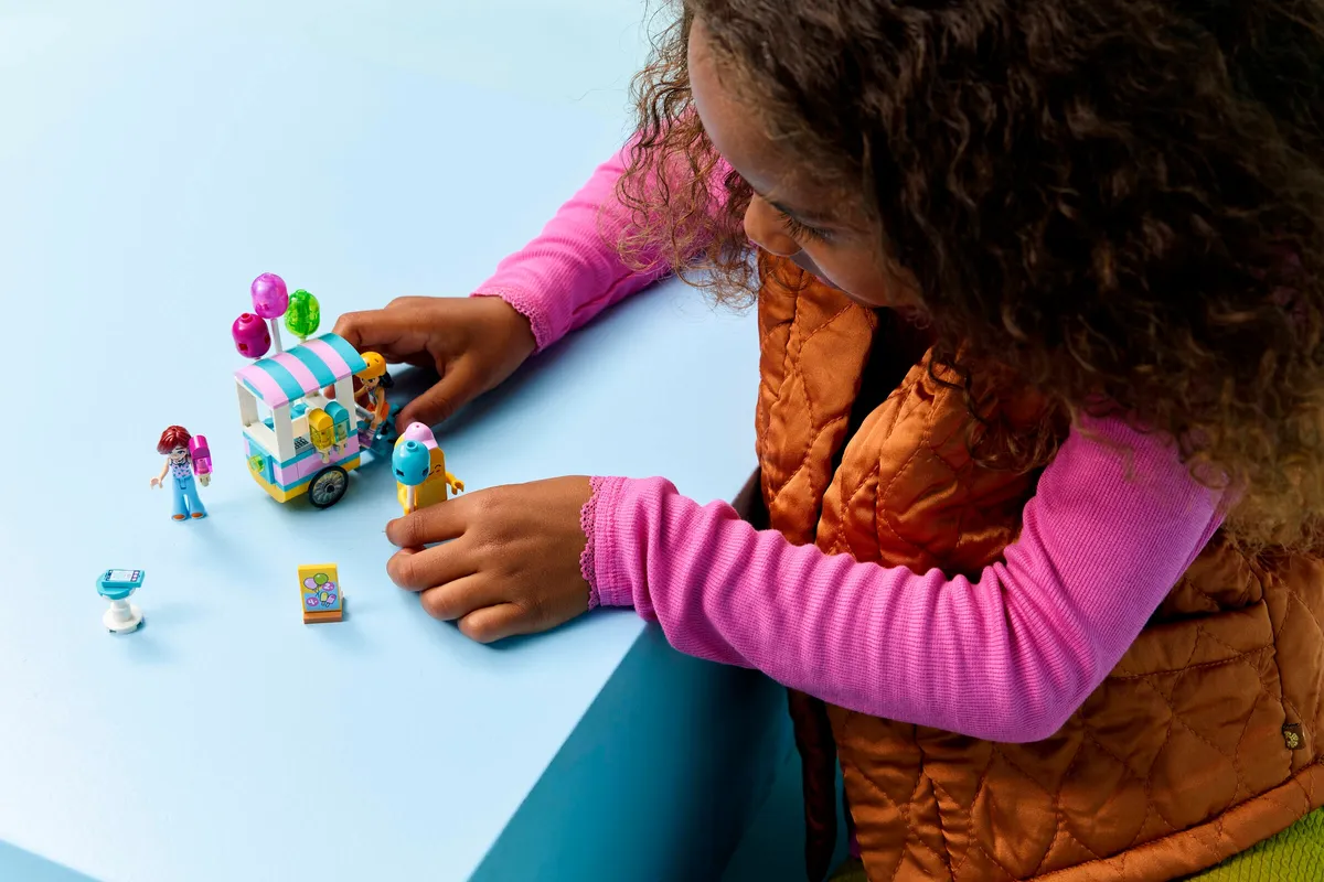 LEGO Ice Cream & Balloon Stand (42692) - Bild 7