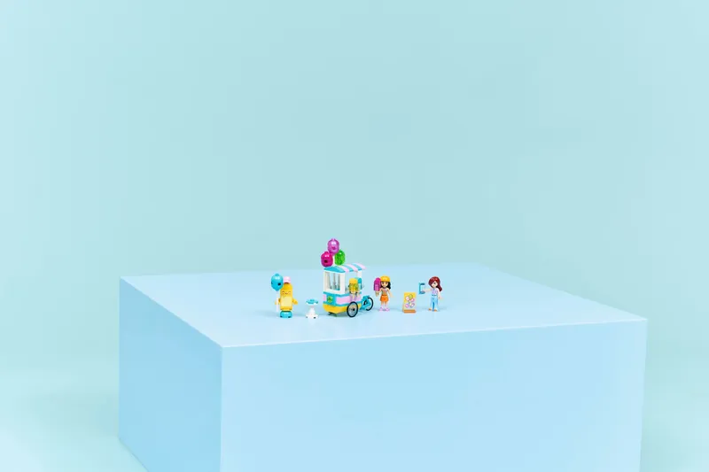 Ice Cream & Balloon Stand från LEGO – produktbild 9 av 10