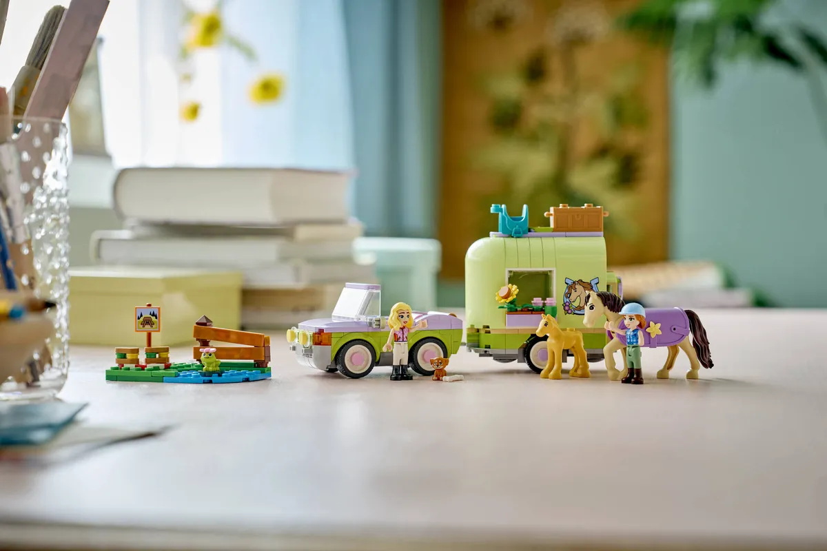LEGO Horse & Baby Foal Trailer (42695) - Bild 8