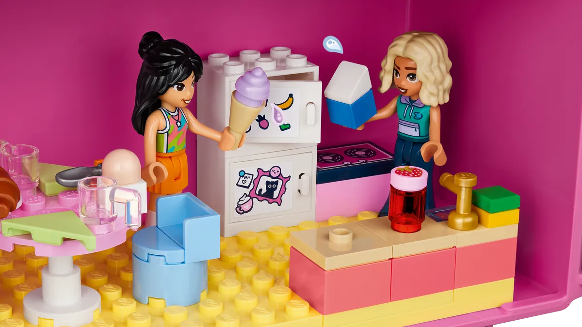 LEGO Creative Dollhouse Suitcase (42697) - Bild 6