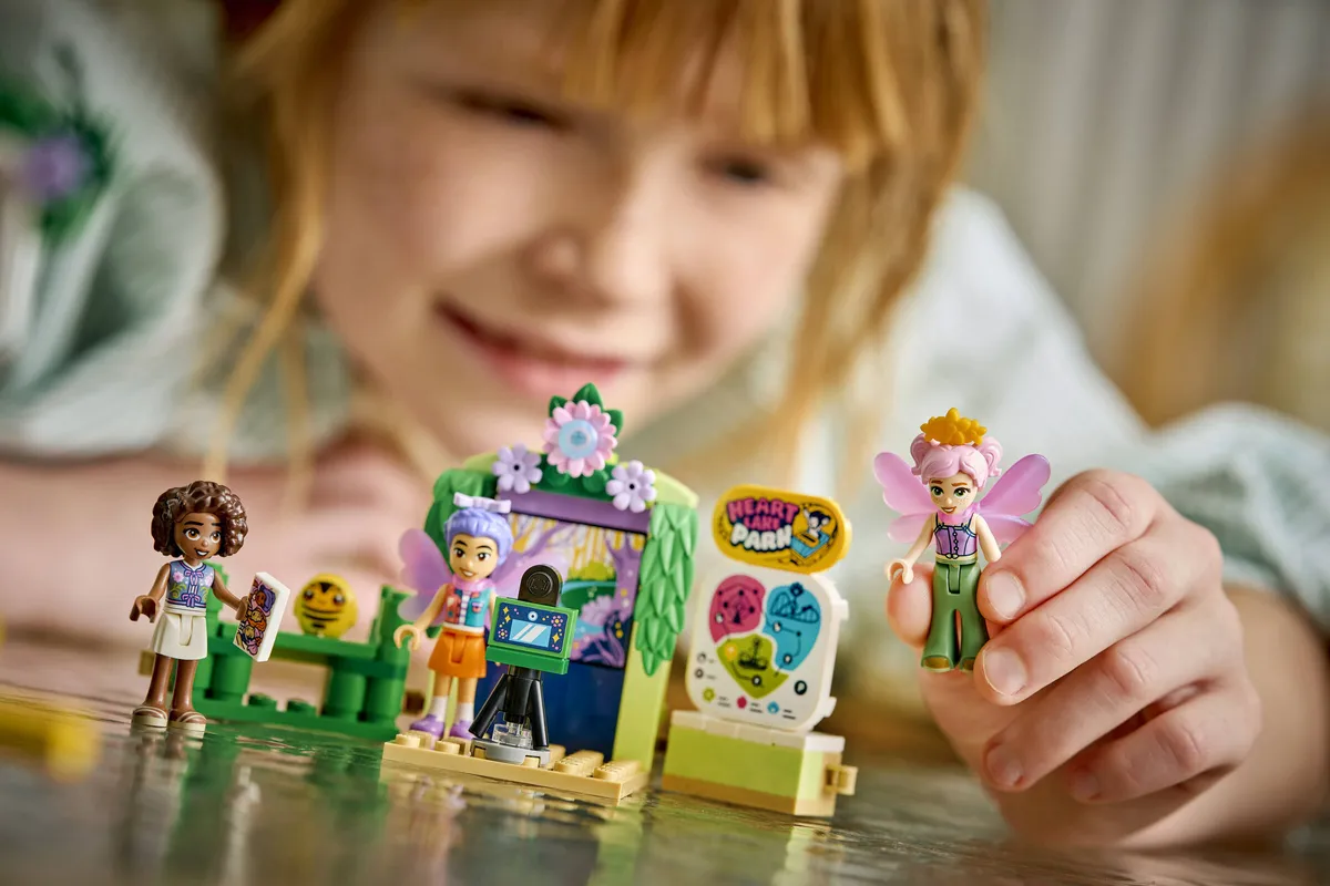 LEGO Spinning Flower & Fairy Teacup Ride (42702) - Bild 11