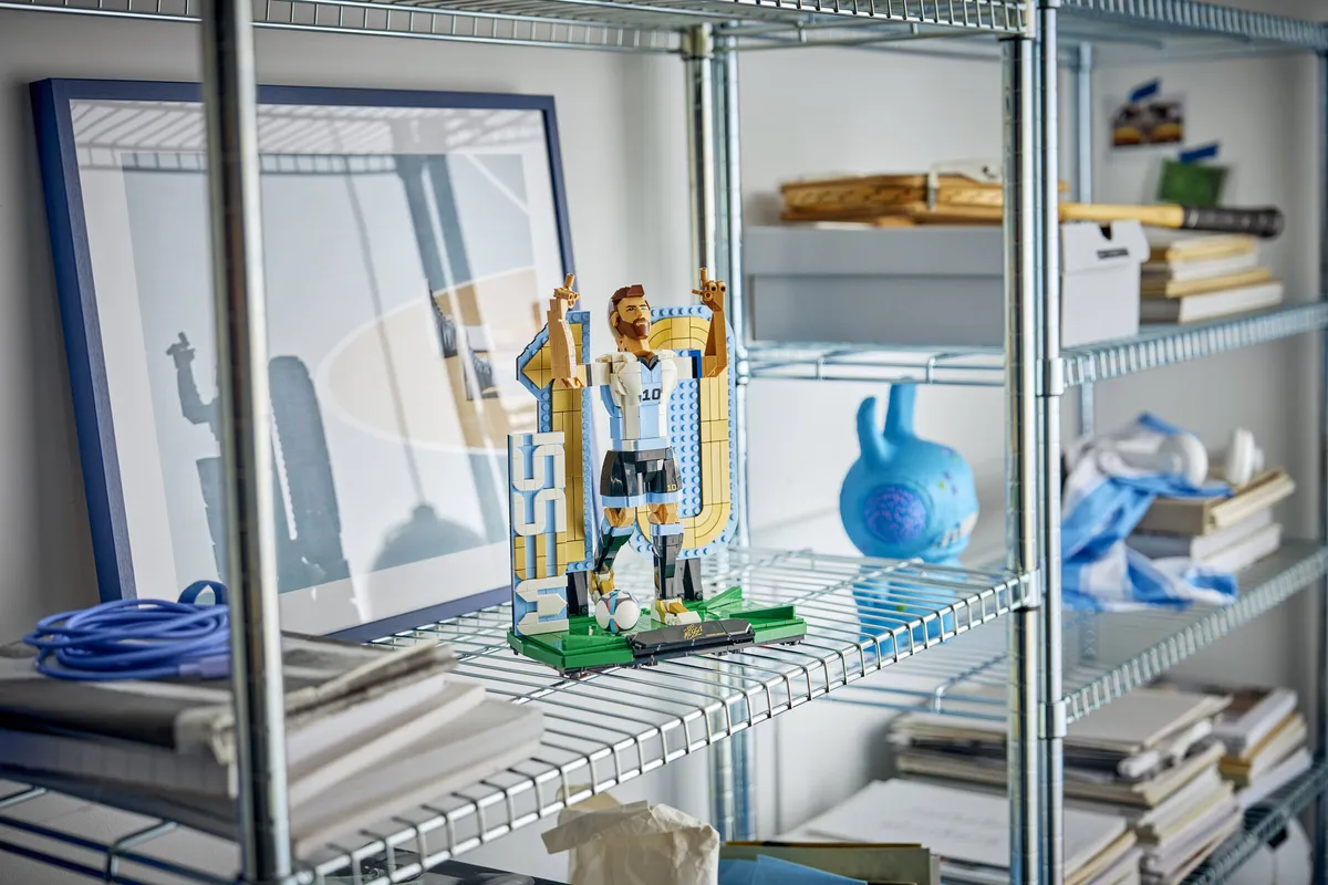 LEGO Lionel Messi – Football Legend (43015) - Bild 6