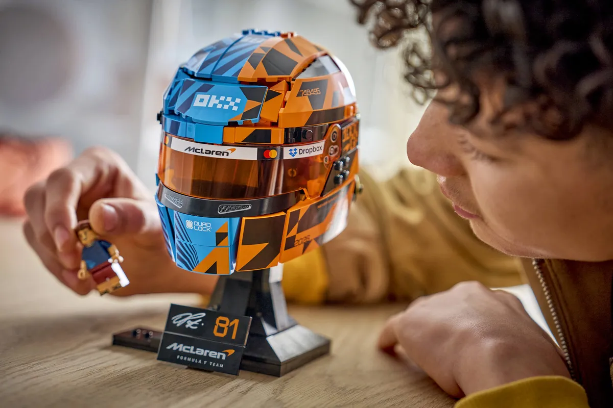LEGO McLaren Mastercard F1® Team Oscar Piastri Helmet (43017) - Bild 9