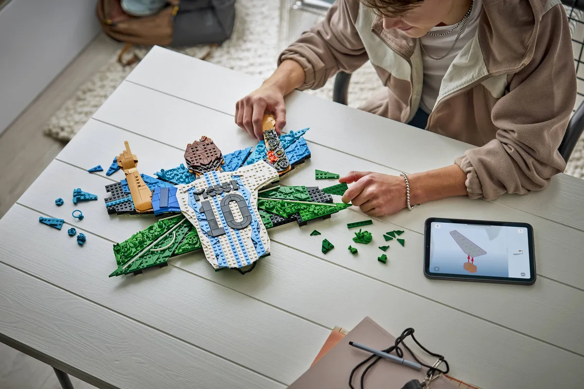LEGO Lionel Messi – Celebration (43018) - Bild 3
