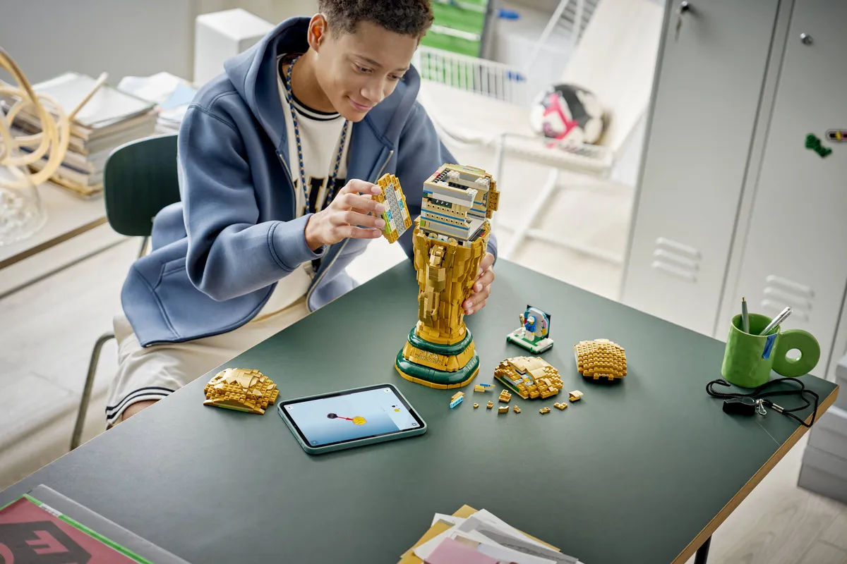 LEGO FIFA World Cup™ Official Trophy (43020) - Bild 13