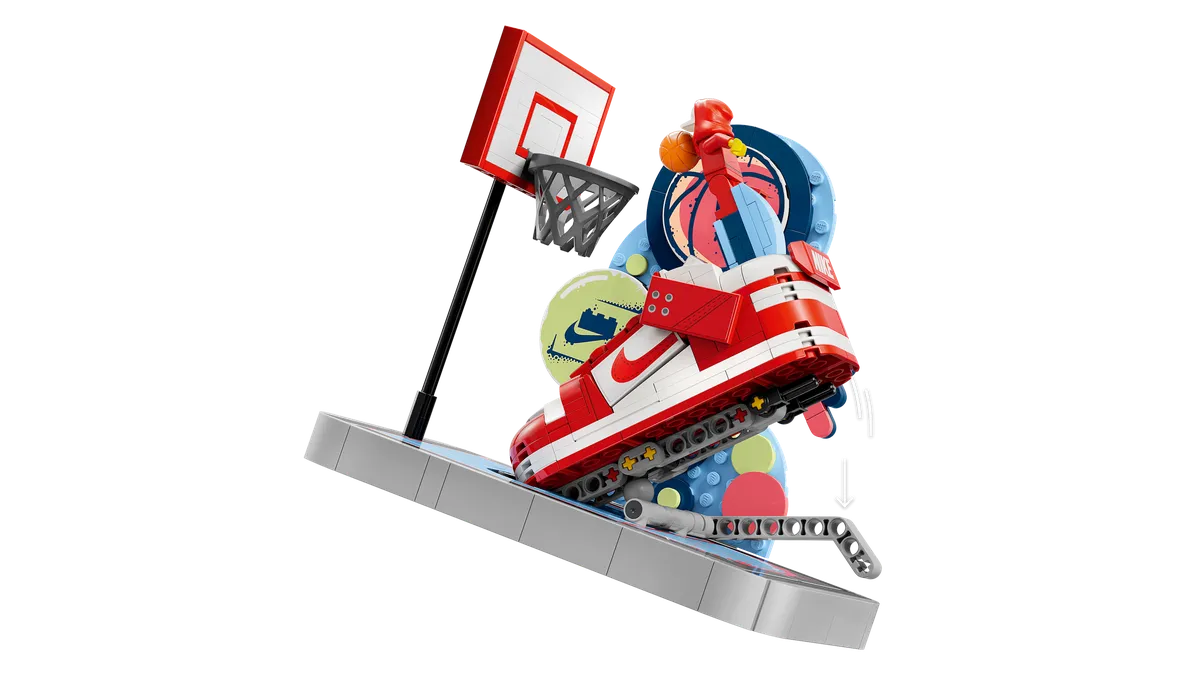 LEGO Nike Dunk Trickshot (43021) - image 1