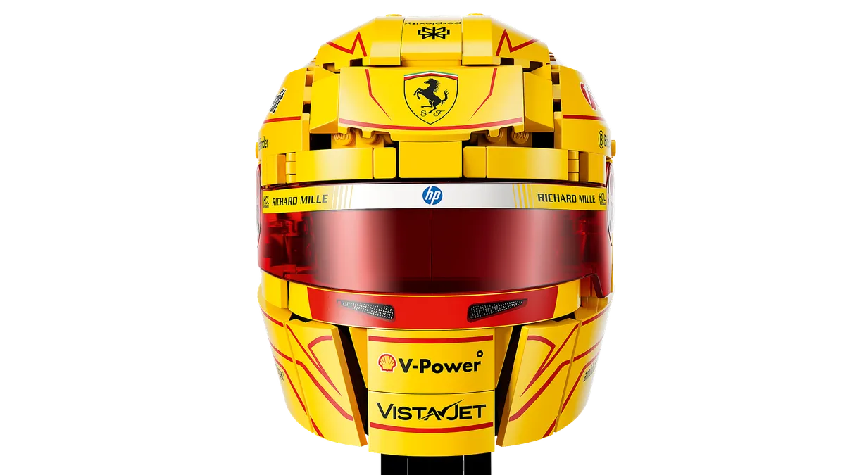 LEGO Scuderia Ferrari HP Lewis Hamilton Helmet (43022) - image 1
