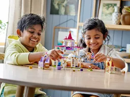 LEGO Belle and Rapunzel's Royal Stables (43195) - afbeelding 10