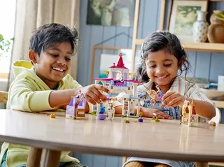 Belle and Rapunzel's Royal Stables van LEGO – productfoto 11 van 12