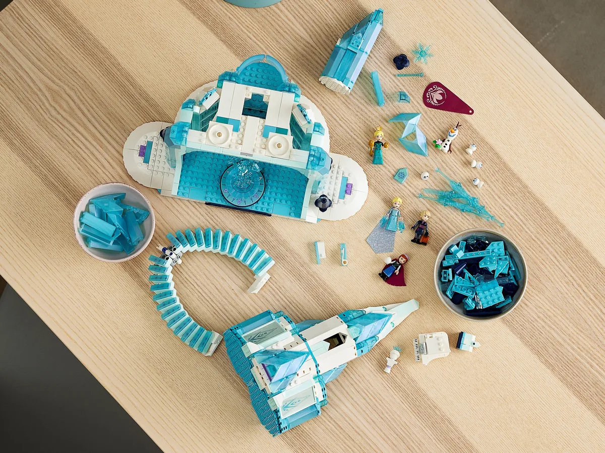 LEGO The Ice Castle (43197) - image 8