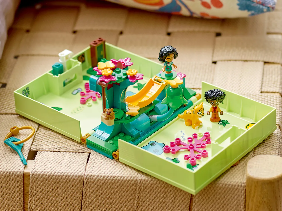 LEGO Antonio's Magical Door (43200) - Bild 12