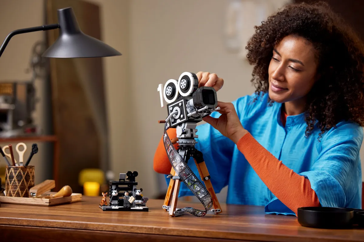LEGO Walt Disney Tribute Camera (43230) - Bild 7