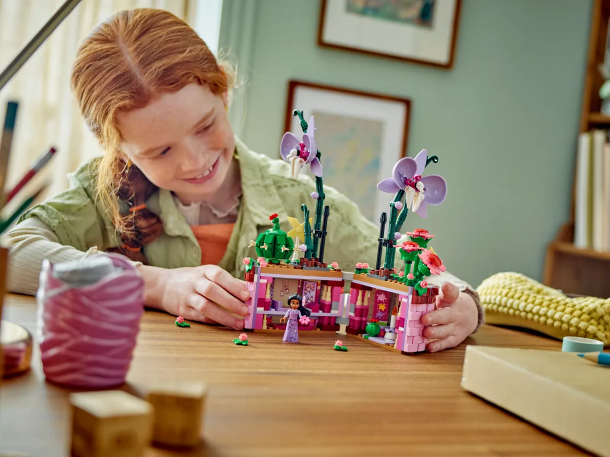 LEGO Isabela's Flowerpot (43237) - image 5