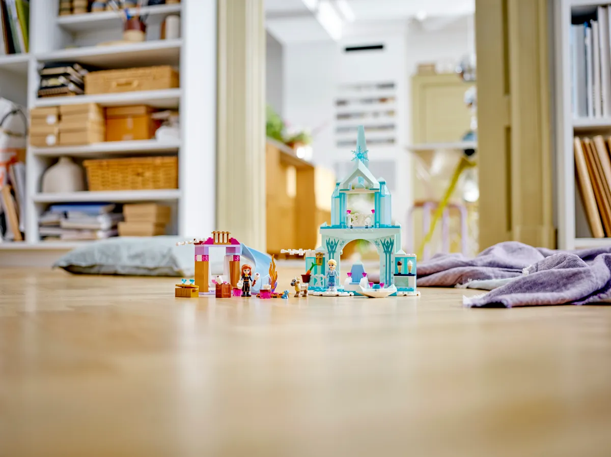 LEGO Elsa's Frozen Castle (43238) - Bild 9