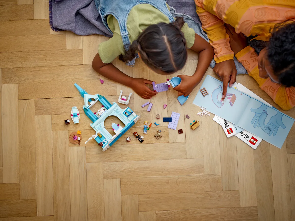 LEGO Elsa's Frozen Castle (43238) - Bild 8
