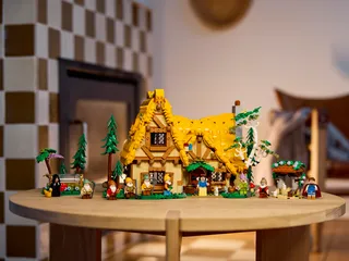 Snow White and the Seven Dwarfs' Cottage by LEGO – product photo 11 of 14