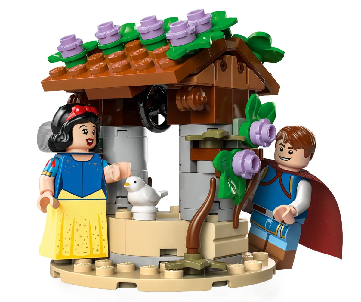 LEGO Snow White and the Seven Dwarfs' Cottage (43242) - Bild 5