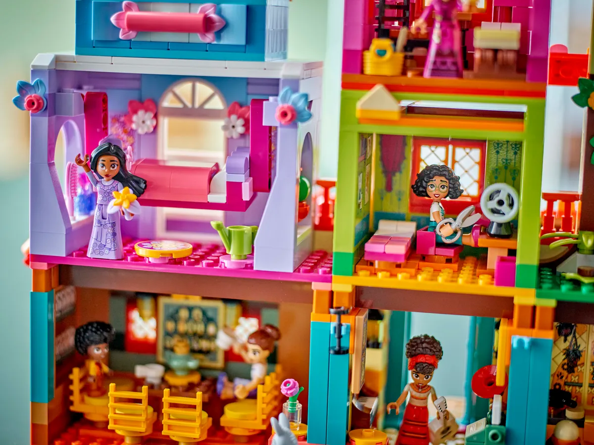 LEGO The Magical Madrigal House (43245) - Bild 11
