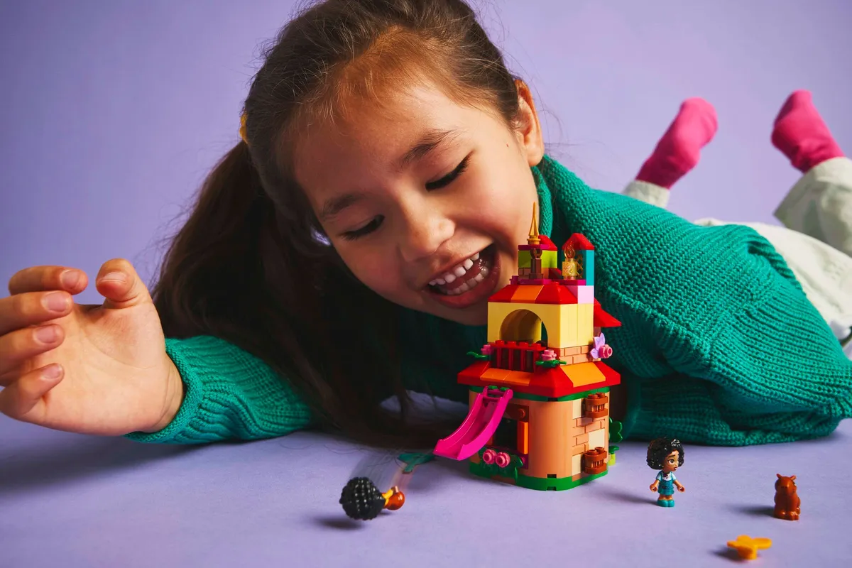 LEGO Encanto Mini House (43261) - Bild 7