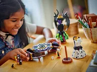 De jurken van Maleficent en Cruella De Vil - Afbeelding 4 van 6