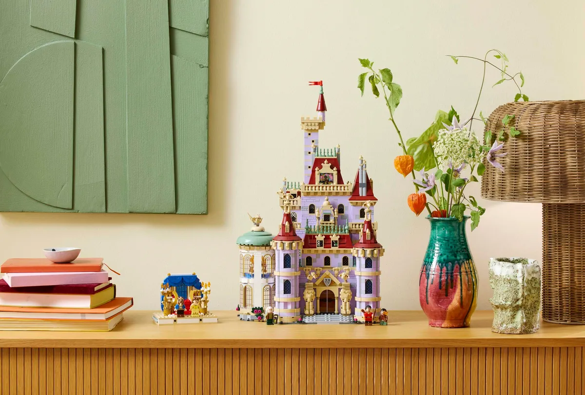 LEGO Beauty and the Beast Castle (43263) - image 11