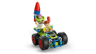 Toy Story feesttrein en RC auto van LEGO – productfoto 4 van 9