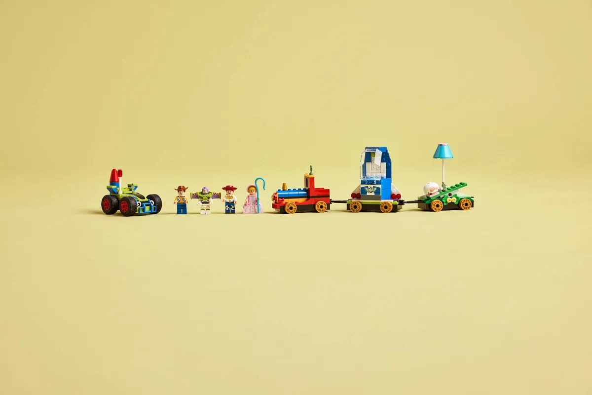 LEGO Toy Story Celebration Train & RC Car (43264) - Bild 7
